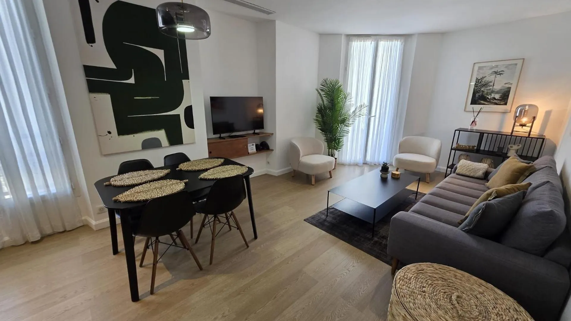 2 Bedrooms 5 Min Walk To Croisette カンヌ