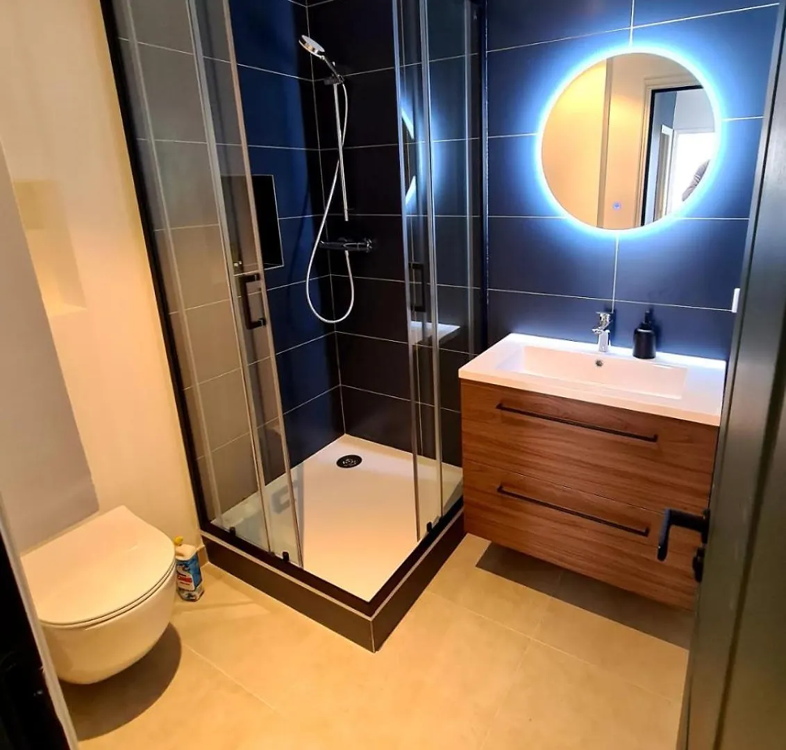 2 Bedrooms 5 Min Walk To Croisette Cannes Apartment